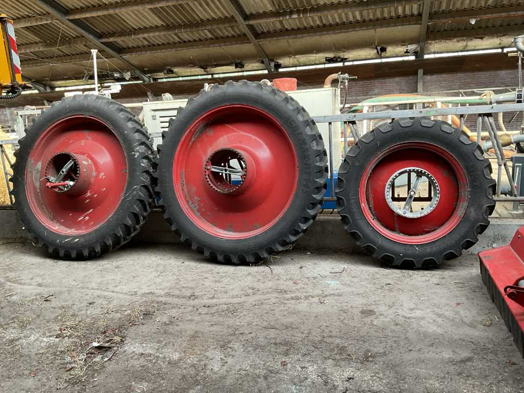 BKT Culture wheels + double wheel set