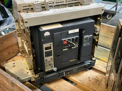 Merlin Gerin Masterpact NW25 H1 / 2500 A wyłącznik powietrzny