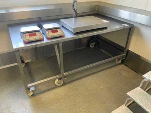 Table de travail en acier inoxydable