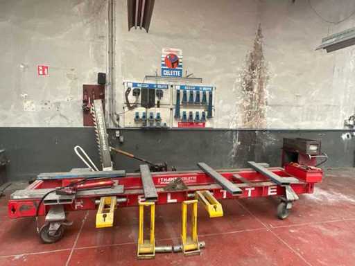 Panca raddrizzante carrozzeria Celette su ruote