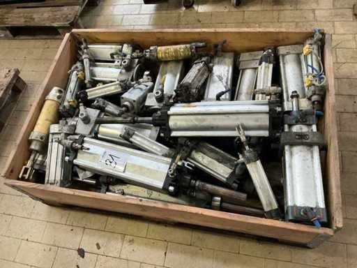 Stock di accessori,ricambi e giacenze di magazzino