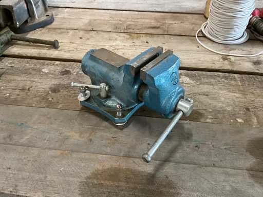 L-Lux Bench Vise