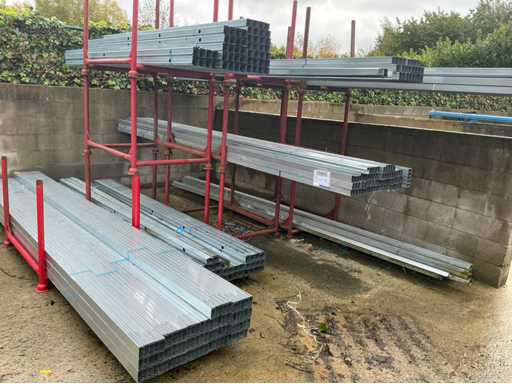 Metalstud (dingemans) (647x)