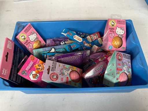 Mix lot care items in children's theme