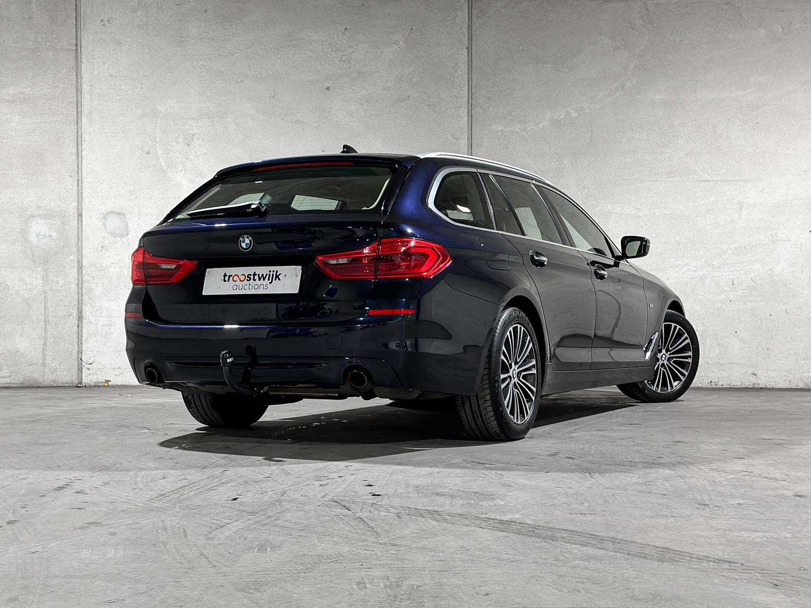 BMW 520i Touring High Executive Sport-Line 5-serie 184pk 2019, XG-208-V