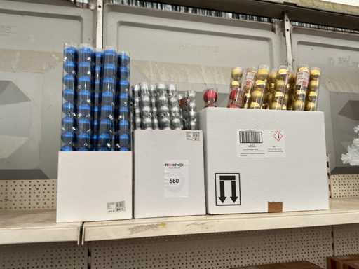 Party der Weihnachtskugeln.