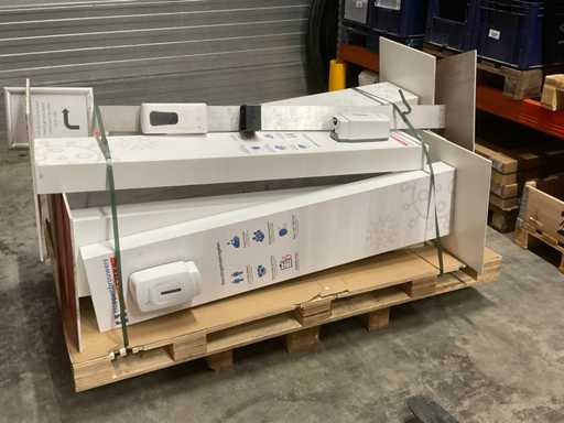 Partij desinfectiezuilen, 9 stuks