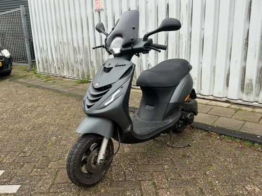 Piaggio Bromscooter Zip 4T SP Scooter