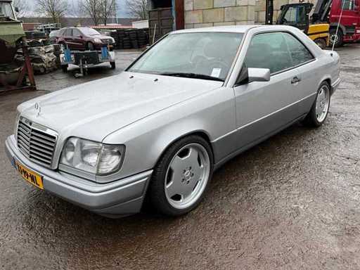 1987 Mercedes-benz 200-500 (W124) 230CE Passenger car
