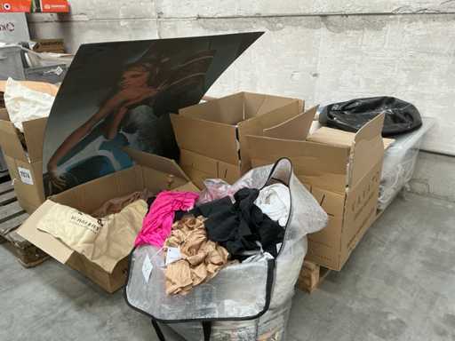 Diverse designer dummy’s /gifts en diverse kleding/diversen