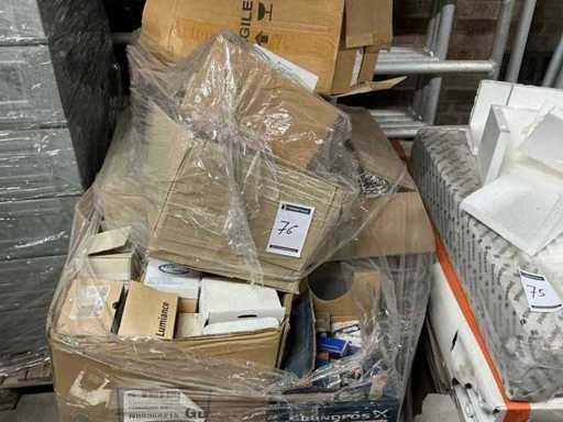 Batch of various installation material