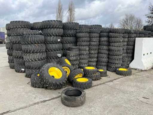 Charge von Traktorreifen mit Felge