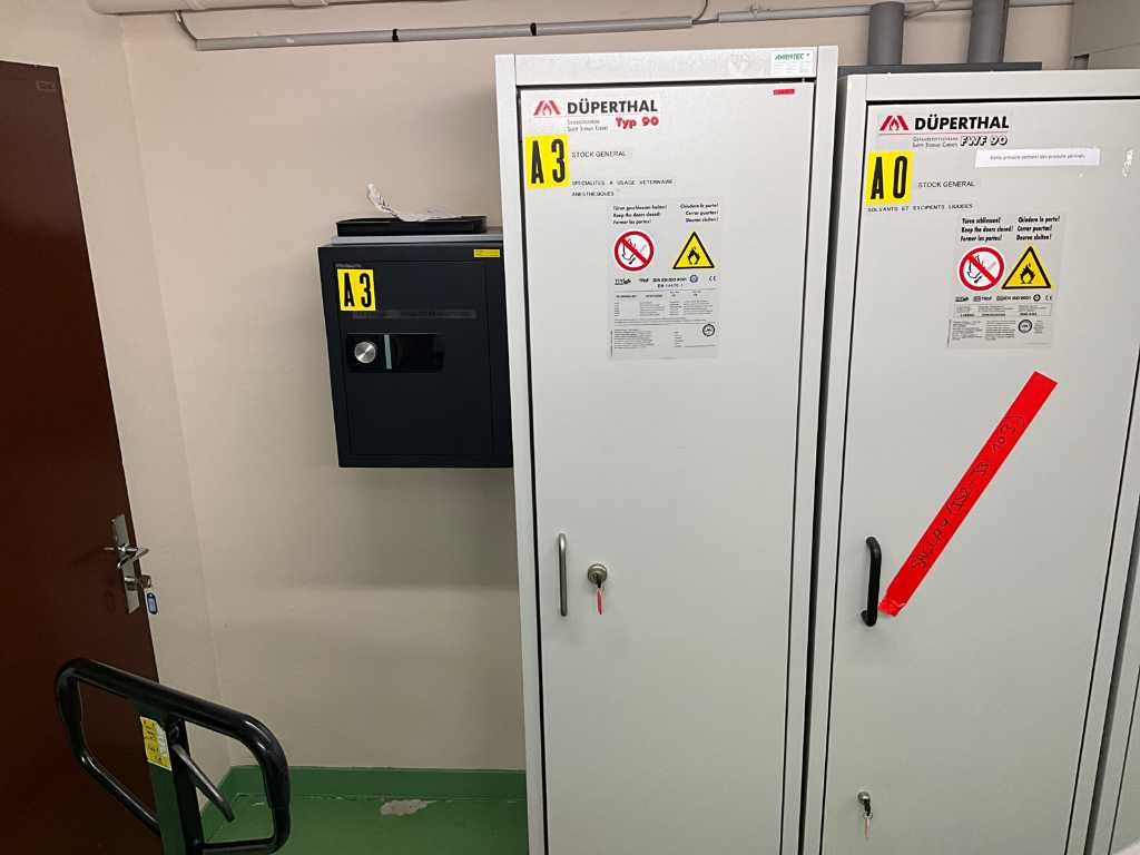 Duperthal Typ 90 Safety cabinet for hazardous materials