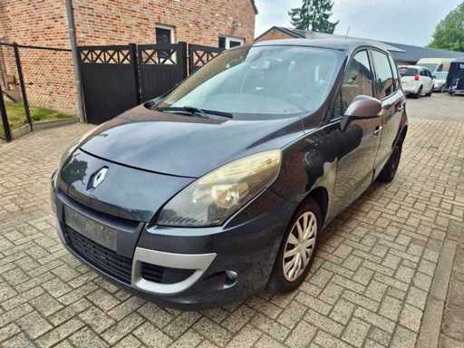 2010 Renault Megane Scenic Car