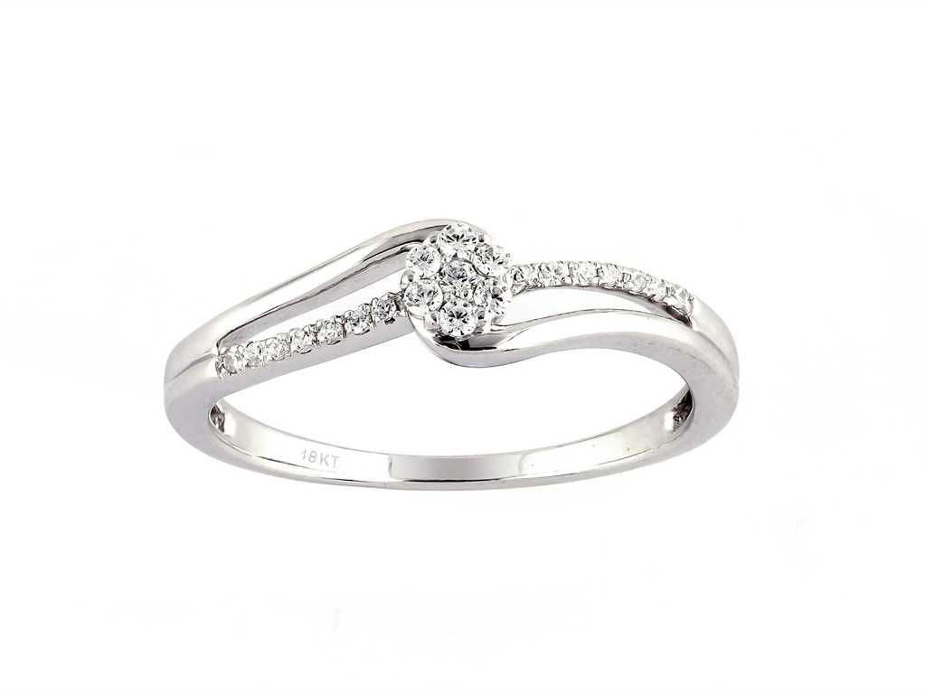 18 KT White gold Ring with Natural Diamond