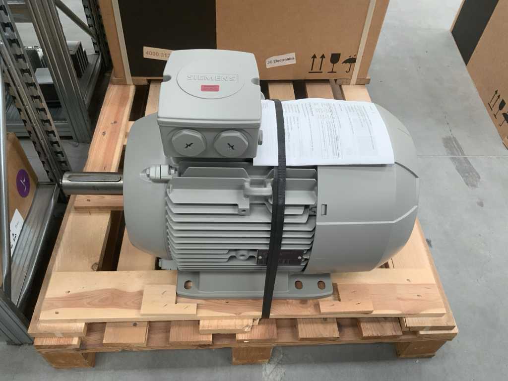Siemens 1LE1001-1DA23-4AB4 Electric Motor