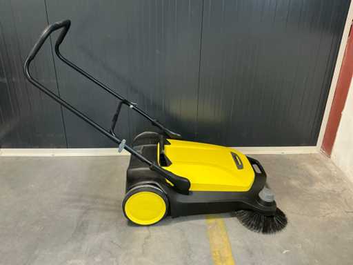 Przemysłowy zamiatnik Kärcher S6