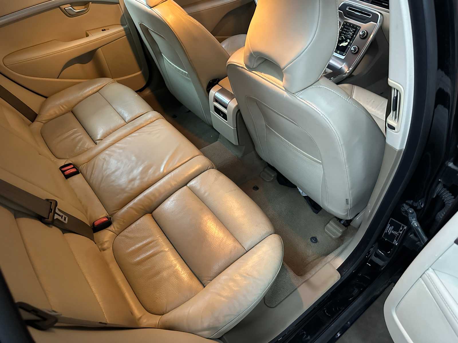 Volvo V70 1.6 T4 Lim. Edition 179PK 20011, 42-RRK-6