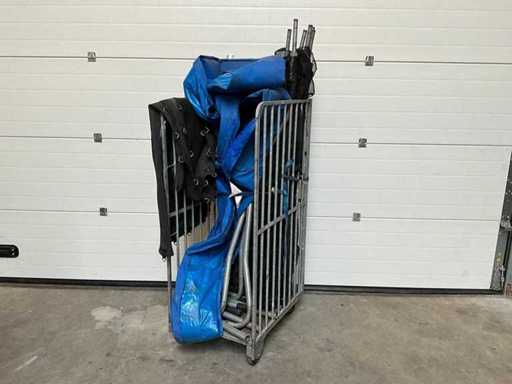 Récipient roulé avec trampoline