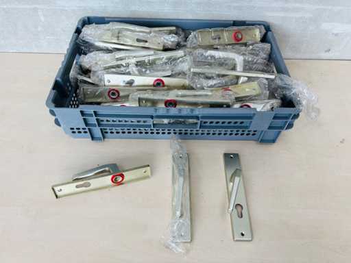 (x48) Door handles in champagne-coloured aluminium