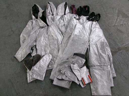 Costum anti-c?ldur?, folosit (R10) (4x)