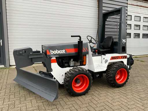 Tracteur Bobcat 3023 4x4