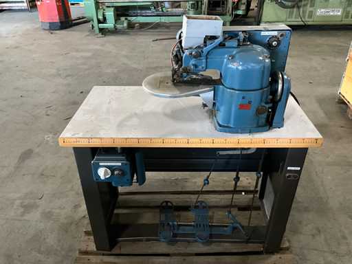 Klebemaschine zur Schuhreparatur