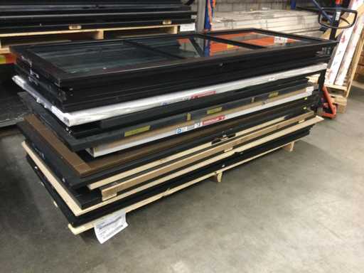 Palet cu u?i interioare