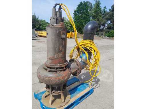 Submersible pump