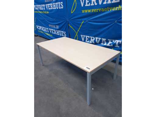 Table de conférence