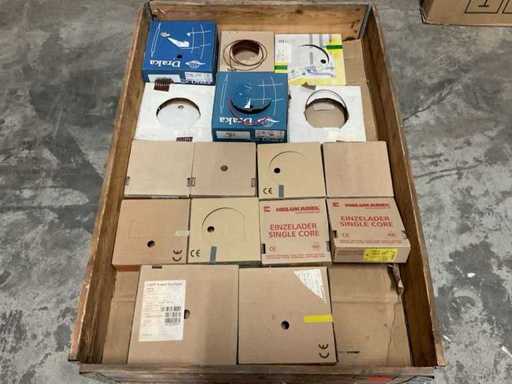 Lot of installation wire, 16 packages