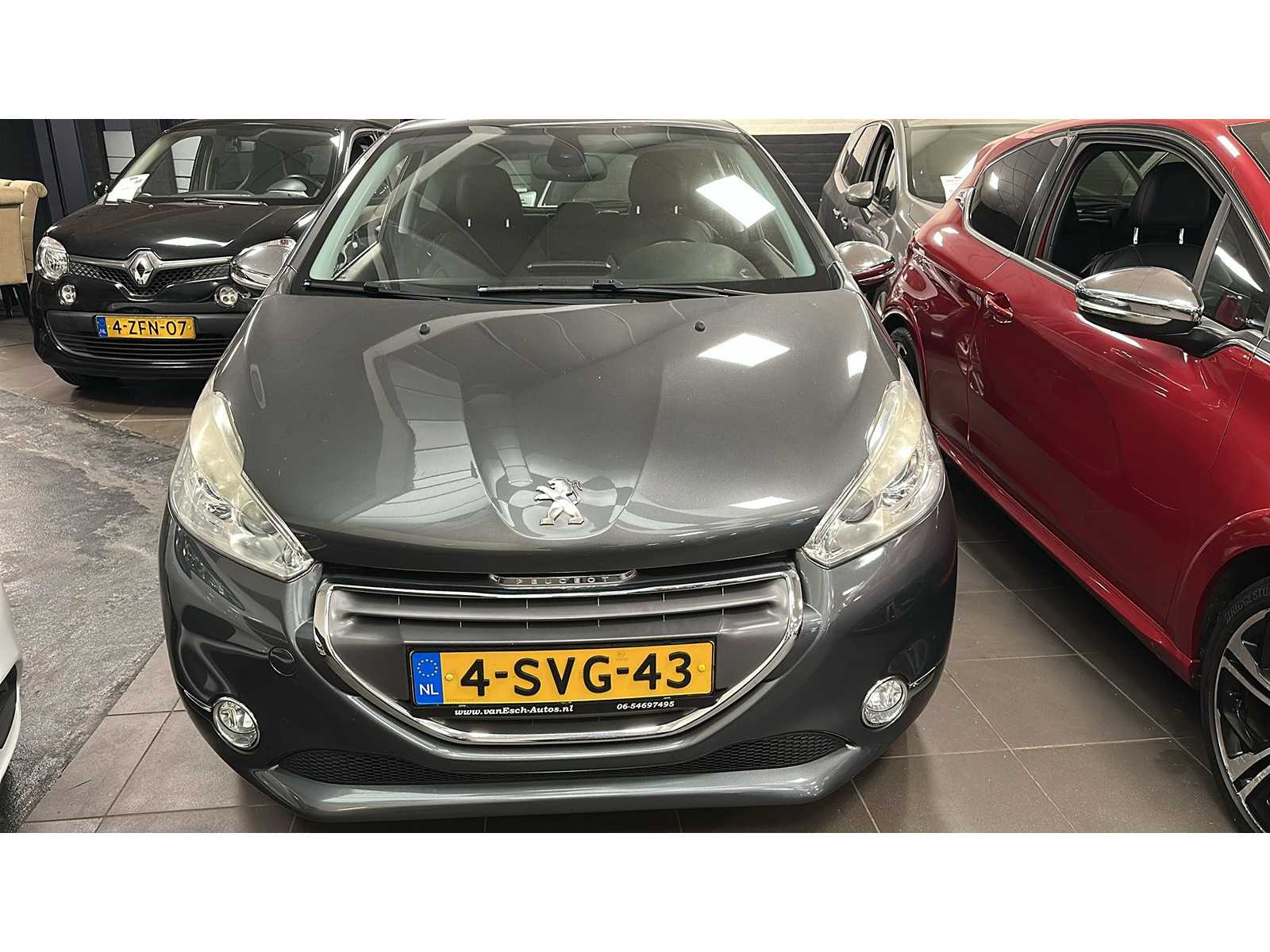 Peugeot – 2013 – 208 – 1.6 VTi Allure – 4-SVG-43