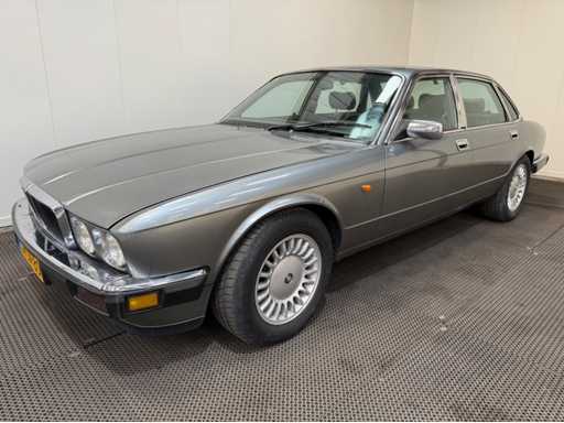 Jaguar - XJ - V12 - samochód osobowy - 1993