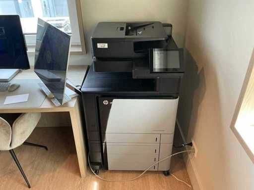 Centro di lavoro HP Color Laserjet Flow MFP M880