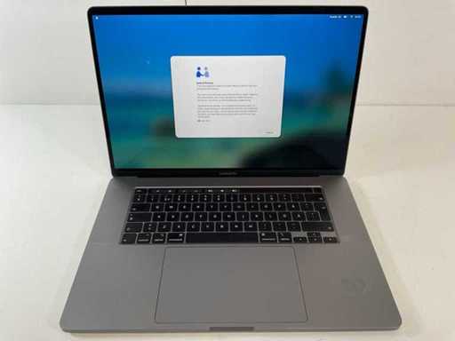 Apple MacBook Pro 16", Core(TM) i7 9. generacji, 16 GB RAM, 512 GB SSD, AMD Radeon Pro 5300M 4 GB Laptop