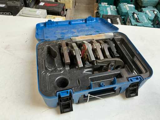 Szczęka przyciśnięta (6x)