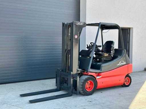 LINDE - E30 / 02 - Gabelstapler - 2008