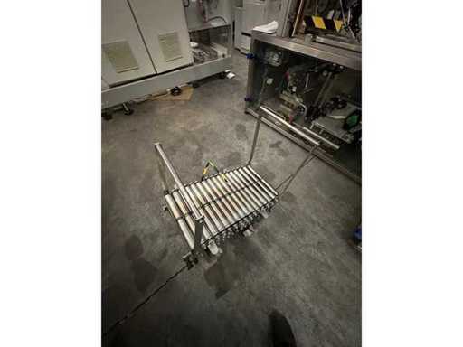 Roller conveyor