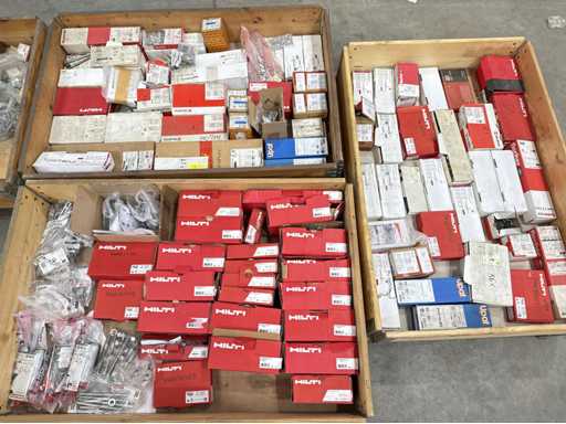   3 Paletten Schrauben und Befestigungsmaterialien