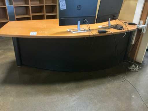 Small batch of office furniture