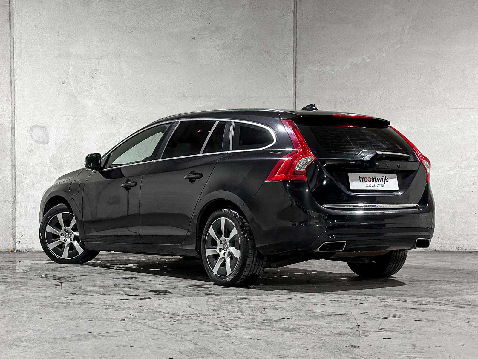 Volvo V60 2.4 D6 AWD Plug-In Hybrid Summum 285pk 2013 (Origineel-NL), 6-SFG-70
