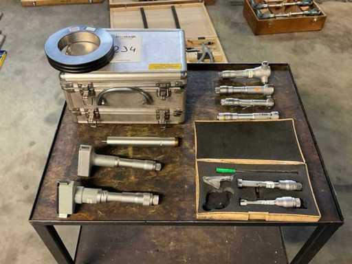 Three-point internal dimension micrometers