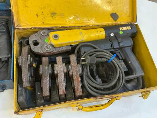 Elektrische Pressmaschine (2x)