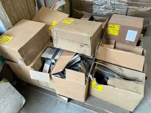 Matériaux de fixation pour système de plafond