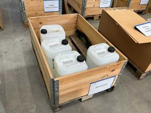 Demineralised water (3x)