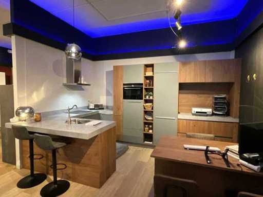 (Showroom) kitchens and appliances