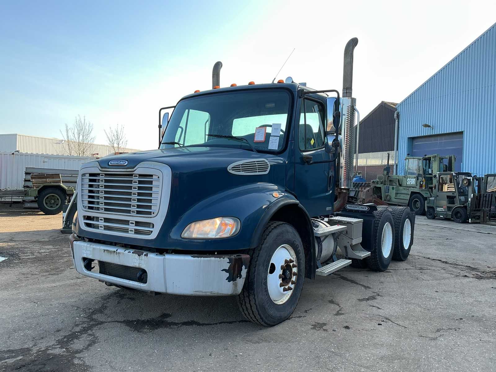 2006 Freightliner M2112 Truck
