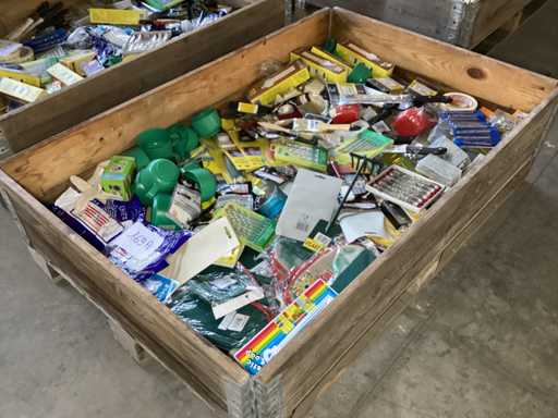 Diverse apparatuur in de koffer