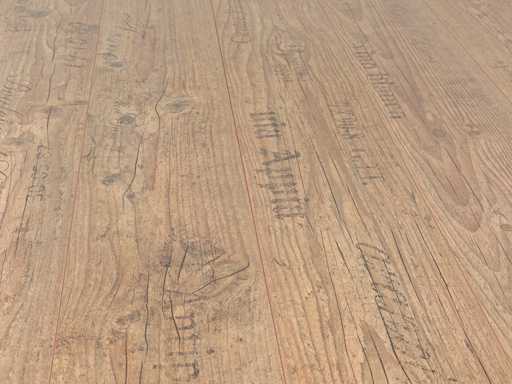 100 m² Laminatplanke – 1380 x 193 x 8 mm