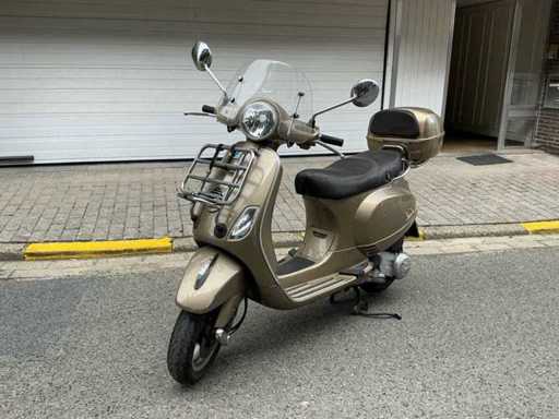 Piaggio Vespa LX 125 Scooter